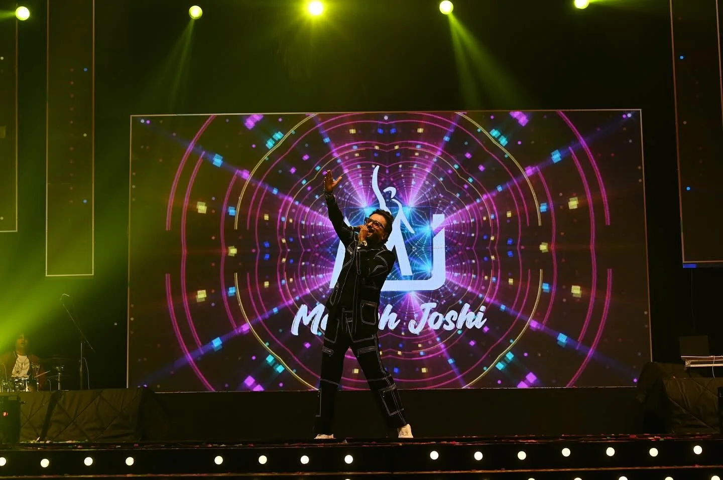 Manish Joshi live performance slide 23